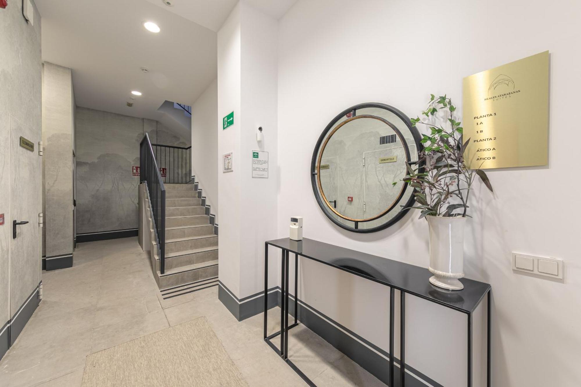 Green-Apartments Reales Atarazanas Suites إشبيلية المظهر الخارجي الصورة